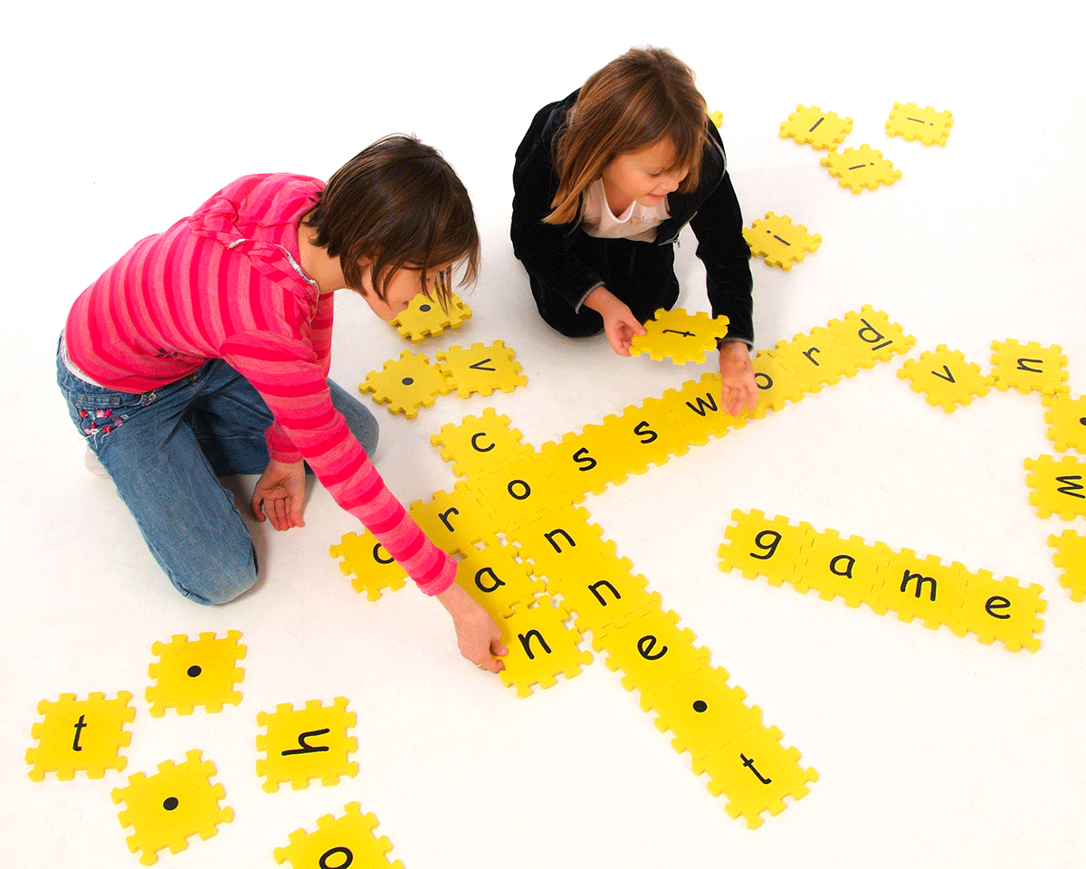 Traditional Garden Games Giant Word Game – Crossword Connect Spelling Game