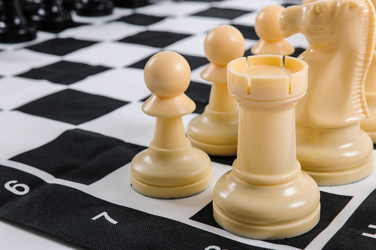 Traditional Garden Games Giant Garden Chess Set – Indoor & Outdoor Strategy Game