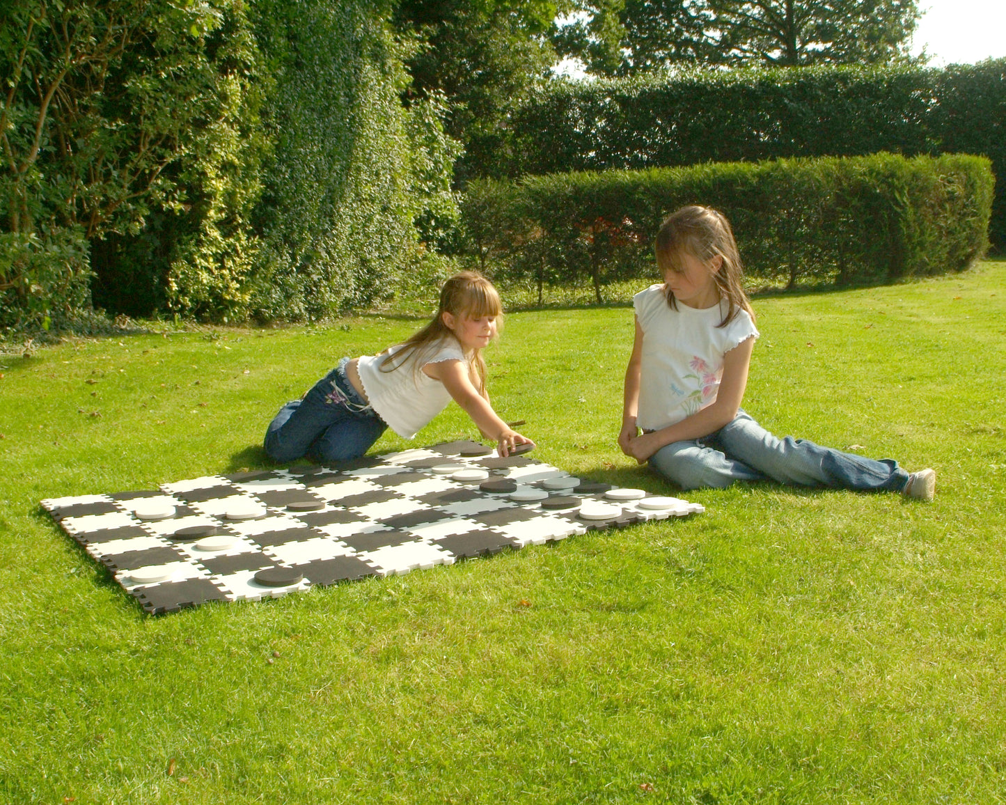 Traditional Garden Games Giant Garden Draughts – Indoor & Outdoor Family Game