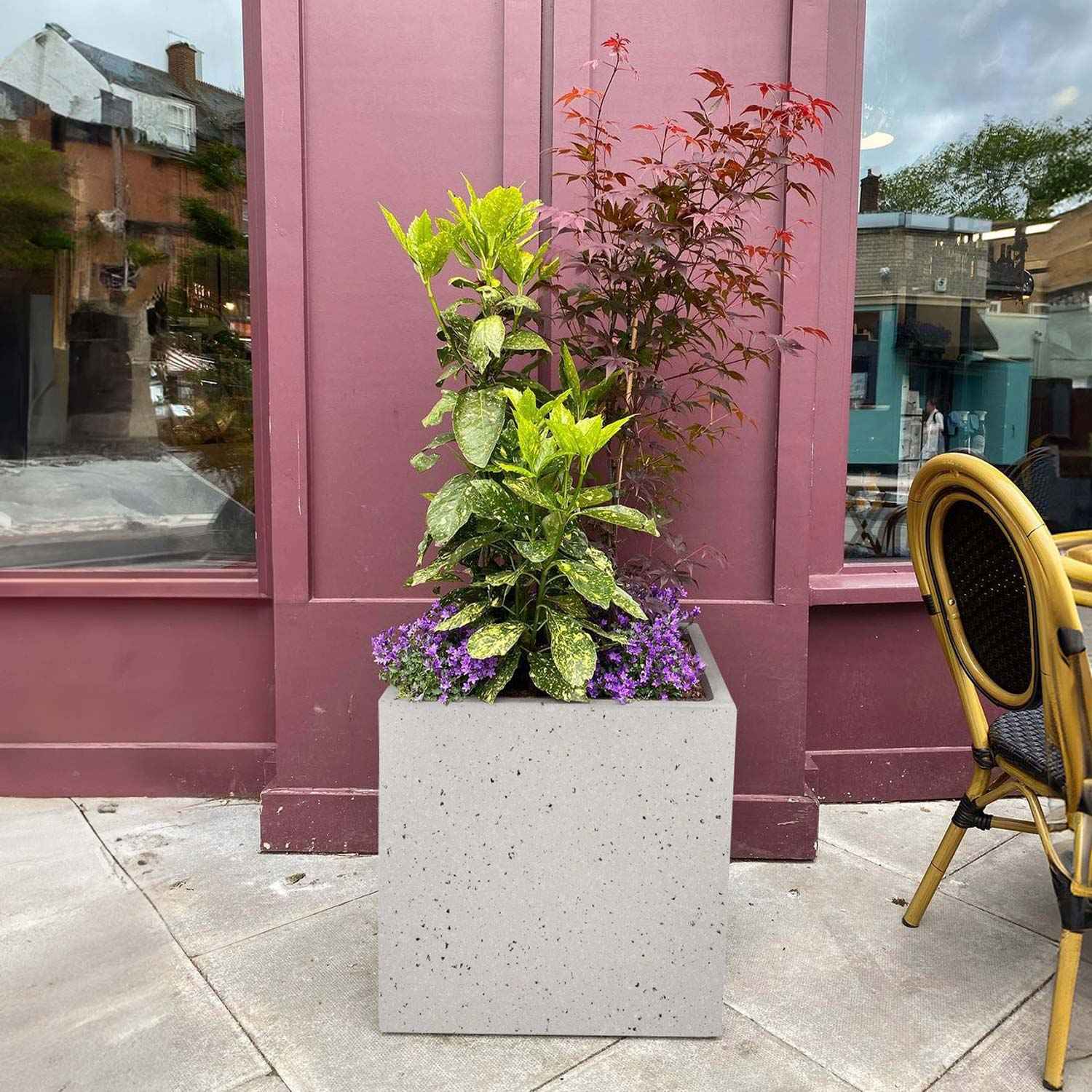 IDEALIST Lite Contemporary Flower Box Square Garden Planter, Light Concrete Outdoor Large Plant Pot H30 L30 W30 cm, 28L